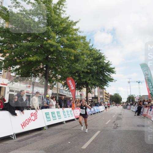 15.09.2024 - PSD Bank Halbmarathon Miley Keyser http://msf.ph/oto/7068476 15.09.2024 11:20:05 Ziel 611, 843, 1011, 1021, 2613 meine-sportfotos.de