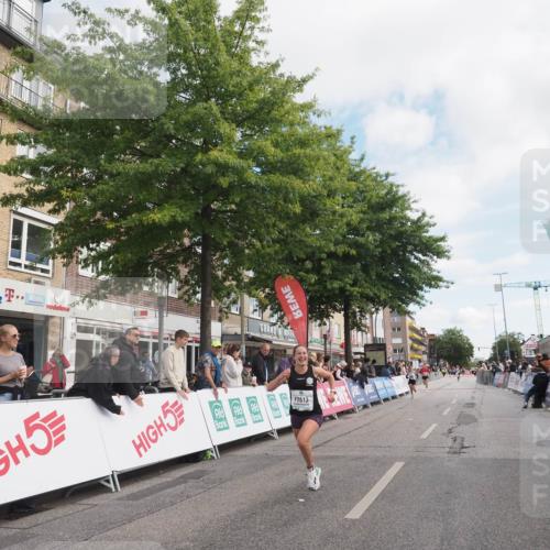 15.09.2024 - PSD Bank Halbmarathon Miley Keyser http://msf.ph/oto/7068480 15.09.2024 11:20:05 Ziel 611, 843, 1011, 1021, 2613 meine-sportfotos.de