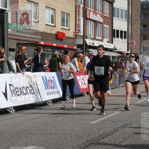 15.09.2024 - PSD Bank Halbmarathon Michael Strokosch http://msf.ph/oto/7068509 15.09.2024 12:05:28 Ziel 2014, 2043, 2095, 2199, 2221, 2419, 2515, 2845, 2846, 2955, 2973, 3068, 3294, 3364 meine-sportfotos.de