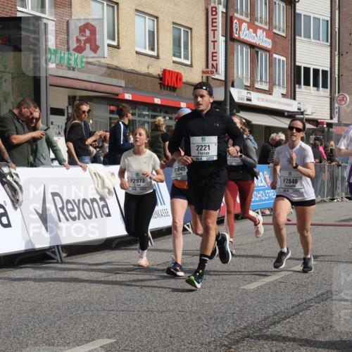 15.09.2024 - PSD Bank Halbmarathon Michael Strokosch http://msf.ph/oto/7068517 15.09.2024 12:05:29 Ziel 2014, 2043, 2095, 2199, 2221, 2515, 2845, 2846, 2955, 2973, 3068, 3294, 3364 meine-sportfotos.de