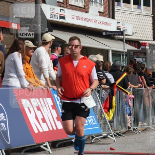 15.09.2024 - PSD Bank Halbmarathon Michael Strokosch http://msf.ph/oto/7068548 15.09.2024 12:05:34 Ziel 2043, 2221, 2845, 2846, 2955, 2973, 3042, 3068, 3294, 3364 meine-sportfotos.de