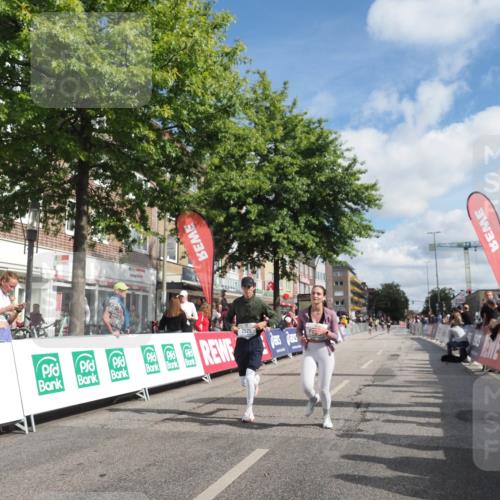 15.09.2024 - PSD Bank Halbmarathon Miley Keyser http://msf.ph/oto/7068576 15.09.2024 12:20:30 Ziel 1284, 2525, 2543, 3231, 3483 meine-sportfotos.de