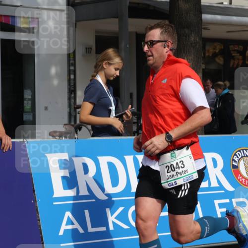 15.09.2024 - PSD Bank Halbmarathon Michael Strokosch http://msf.ph/oto/7068580 15.09.2024 12:05:38 Ziel 1684, 2043, 2072, 2221, 2787, 2845, 2846, 2973, 3042, 3294, 3364 meine-sportfotos.de