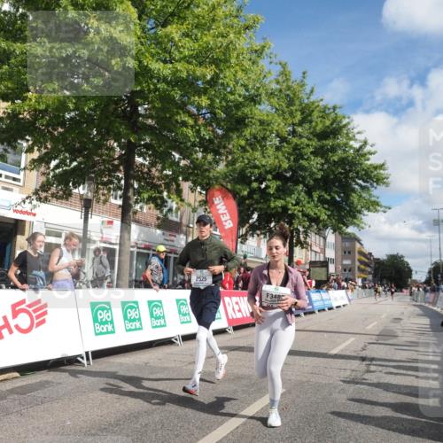 15.09.2024 - PSD Bank Halbmarathon Miley Keyser http://msf.ph/oto/7068600 15.09.2024 12:20:30 Ziel 1284, 2525, 2543, 3231, 3483 meine-sportfotos.de