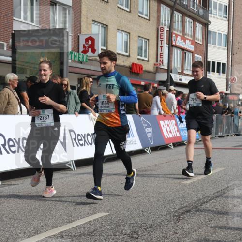 15.09.2024 - PSD Bank Halbmarathon Michael Strokosch http://msf.ph/oto/7068610 15.09.2024 12:05:45 Ziel 1684, 2043, 2072, 2283, 2407, 2669, 2787, 3042, 3217 meine-sportfotos.de