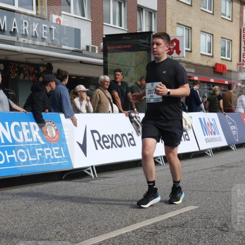 15.09.2024 - PSD Bank Halbmarathon Michael Strokosch http://msf.ph/oto/7068620 15.09.2024 12:05:46 Ziel 1684, 2043, 2072, 2283, 2407, 2669, 2787, 3042, 3217 meine-sportfotos.de