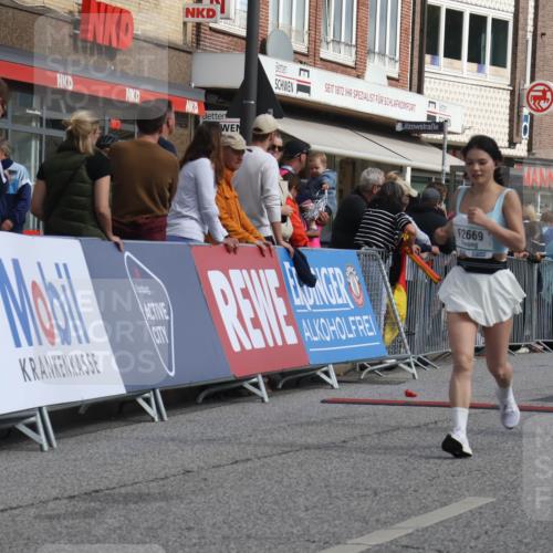 15.09.2024 - PSD Bank Halbmarathon Michael Strokosch http://msf.ph/oto/7068629 15.09.2024 12:05:48 Ziel 1684, 2072, 2283, 2407, 2669, 2787, 3042, 3115, 3217 meine-sportfotos.de