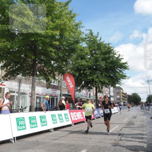 15.09.2024 - PSD Bank Halbmarathon Miley Keyser http://msf.ph/oto/7068683 15.09.2024 12:20:45 Ziel 2128, 2325, 2957, 3032 meine-sportfotos.de