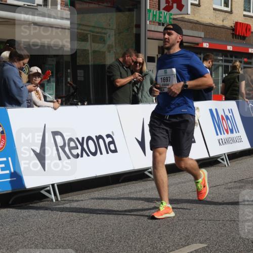 15.09.2024 - PSD Bank Halbmarathon Michael Strokosch http://msf.ph/oto/7068817 15.09.2024 12:06:17 Ziel 1697, 1747, 1824, 2092, 2280, 2334, 2718, 2854, 3350 meine-sportfotos.de