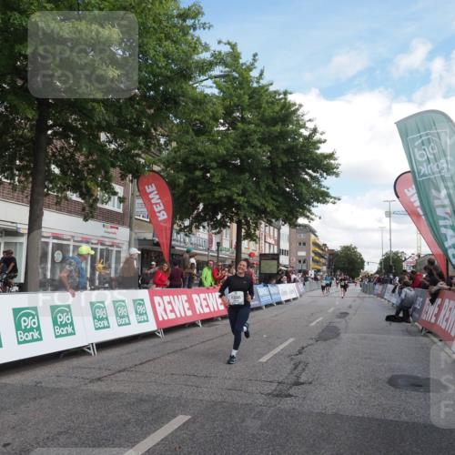 15.09.2024 - PSD Bank Halbmarathon Miley Keyser http://msf.ph/oto/7068919 15.09.2024 12:21:16 Ziel 2066, 2404, 3047, 3069, 3285 meine-sportfotos.de