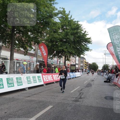 15.09.2024 - PSD Bank Halbmarathon Miley Keyser http://msf.ph/oto/7068923 15.09.2024 12:21:16 Ziel 2066, 2404, 3047, 3069, 3285 meine-sportfotos.de