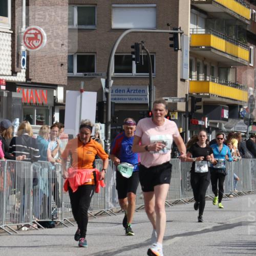 15.09.2024 - PSD Bank Halbmarathon Michael Strokosch http://msf.ph/oto/7068995 15.09.2024 12:06:42 Ziel 796, 797, 1464, 2032, 2208, 2340, 2806, 2819, 2942, 3019 meine-sportfotos.de