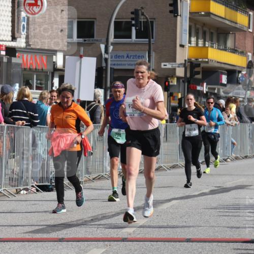 15.09.2024 - PSD Bank Halbmarathon Michael Strokosch http://msf.ph/oto/7068999 15.09.2024 12:06:42 Ziel 796, 797, 1464, 2032, 2208, 2340, 2806, 2819, 2942, 3019 meine-sportfotos.de