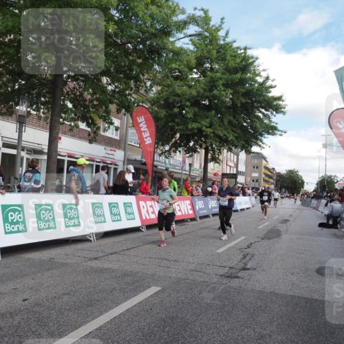 15.09.2024 - PSD Bank Halbmarathon Miley Keyser http://msf.ph/oto/7069000 15.09.2024 12:21:27 Ziel 2066, 2254, 2256, 2379, 2404, 2698, 3047, 3069, 3285, 3555 meine-sportfotos.de