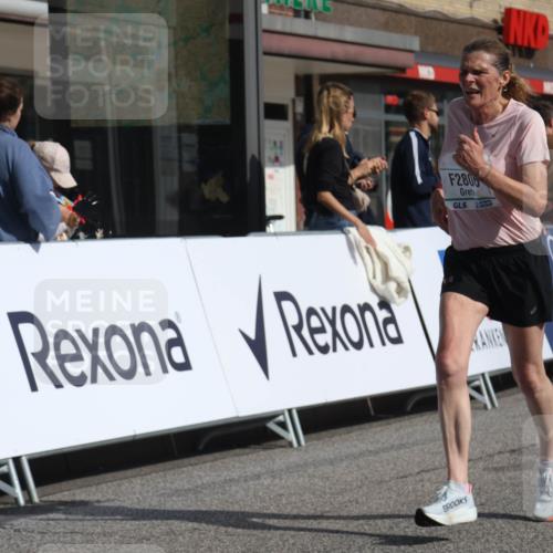 15.09.2024 - PSD Bank Halbmarathon Michael Strokosch http://msf.ph/oto/7069017 15.09.2024 12:06:46 Ziel 796, 797, 1328, 2032, 2208, 2806, 2819, 2942, 3019 meine-sportfotos.de