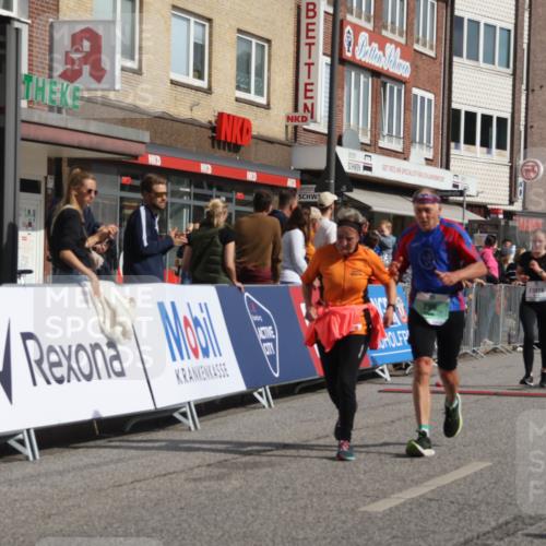 15.09.2024 - PSD Bank Halbmarathon Michael Strokosch http://msf.ph/oto/7069026 15.09.2024 12:06:47 Ziel 796, 797, 1328, 2032, 2208, 2806, 2819, 2942, 3019 meine-sportfotos.de