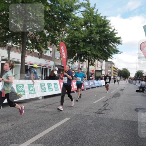 15.09.2024 - PSD Bank Halbmarathon Miley Keyser http://msf.ph/oto/7069038 15.09.2024 12:21:28 Ziel 2066, 2254, 2256, 2379, 2404, 2698, 3047, 3069, 3285, 3555 meine-sportfotos.de