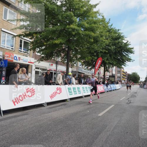 15.09.2024 - PSD Bank Halbmarathon Miley Keyser http://msf.ph/oto/7069044 15.09.2024 11:20:59 Ziel 557, 625, 648, 850, 875, 1008, 1020 meine-sportfotos.de