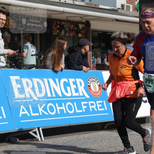 15.09.2024 - PSD Bank Halbmarathon Michael Strokosch http://msf.ph/oto/7069047 15.09.2024 12:06:50 Ziel 796, 797, 1328, 2806, 3019 meine-sportfotos.de