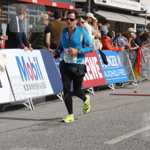 15.09.2024 - PSD Bank Halbmarathon Michael Strokosch http://msf.ph/oto/7069081 15.09.2024 12:06:55 Ziel 796, 797, 1328, 1933, 2806, 2919, 3019 meine-sportfotos.de