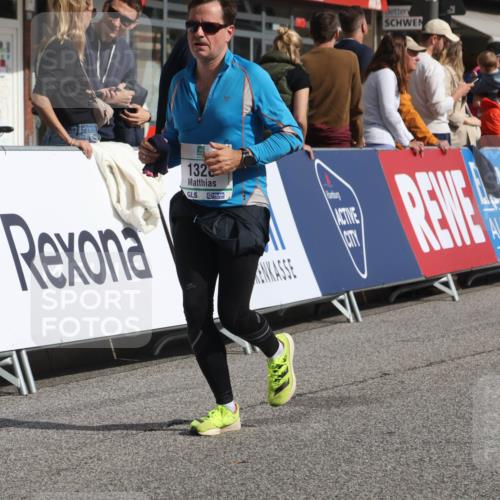 15.09.2024 - PSD Bank Halbmarathon Michael Strokosch http://msf.ph/oto/7069091 15.09.2024 12:06:56 Ziel 796, 797, 1328, 1933, 2806, 2919, 3019, 3180, 3181 meine-sportfotos.de