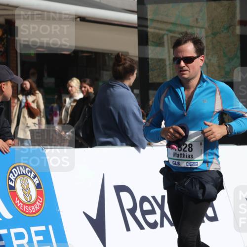 15.09.2024 - PSD Bank Halbmarathon Michael Strokosch http://msf.ph/oto/7069097 15.09.2024 12:06:57 Ziel 796, 797, 1328, 1933, 2806, 2919, 3019, 3180, 3181 meine-sportfotos.de