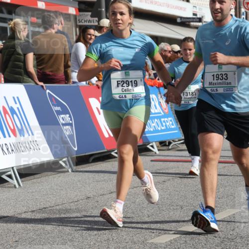 15.09.2024 - PSD Bank Halbmarathon Michael Strokosch http://msf.ph/oto/7069103 15.09.2024 12:07:03 Ziel 1328, 1331, 1877, 1933, 2919, 2938, 3180, 3181 meine-sportfotos.de