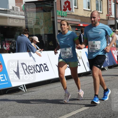 15.09.2024 - PSD Bank Halbmarathon Michael Strokosch http://msf.ph/oto/7069113 15.09.2024 12:07:04 Ziel 1328, 1331, 1877, 1933, 2919, 2938, 3180, 3181 meine-sportfotos.de
