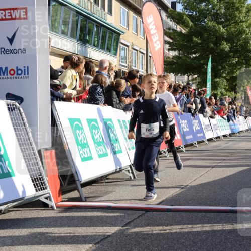 15.09.2024 - PSD Bank Halbmarathon Strokosch-Dieckow http://msf.ph/oto/7069127 15.09.2024 10:28:05 Ziel 27, 28, 37, 73, 77, 101, 103, 108, 128, 138, 247, 249, 261, 296 meine-sportfotos.de