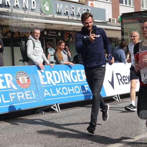 15.09.2024 - PSD Bank Halbmarathon Michael Strokosch http://msf.ph/oto/7069133 15.09.2024 12:07:08 Ziel 1331, 1877, 1933, 2919, 2938, 3180, 3181 meine-sportfotos.de