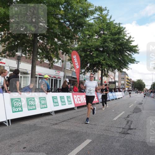 15.09.2024 - PSD Bank Halbmarathon Miley Keyser http://msf.ph/oto/7069139 15.09.2024 12:21:36 Ziel 2254, 2256, 2379, 2404, 2698, 2951, 3069, 3269, 3275, 3555 meine-sportfotos.de