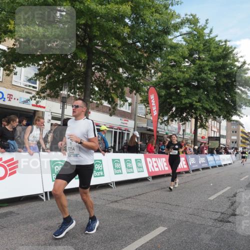 15.09.2024 - PSD Bank Halbmarathon Miley Keyser http://msf.ph/oto/7069151 15.09.2024 12:21:37 Ziel 2254, 2256, 2379, 2404, 2698, 2951, 3069, 3269, 3275, 3555 meine-sportfotos.de