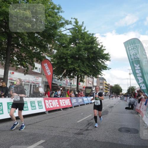 15.09.2024 - PSD Bank Halbmarathon Miley Keyser http://msf.ph/oto/7069223 15.09.2024 12:21:44 Ziel 2039, 2131, 2254, 2951, 3269, 3275, 3471 meine-sportfotos.de