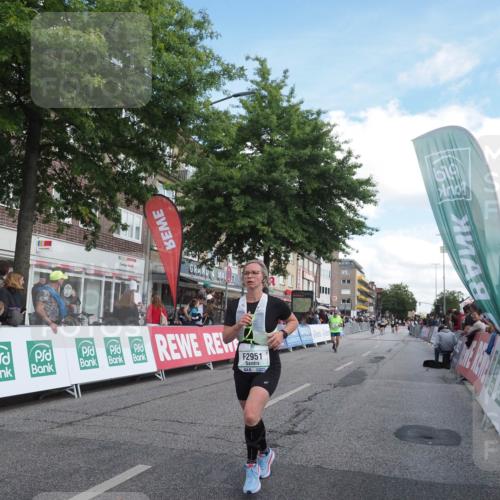 15.09.2024 - PSD Bank Halbmarathon Miley Keyser http://msf.ph/oto/7069258 15.09.2024 12:21:45 Ziel 2039, 2131, 2254, 2951, 3269, 3275, 3471 meine-sportfotos.de