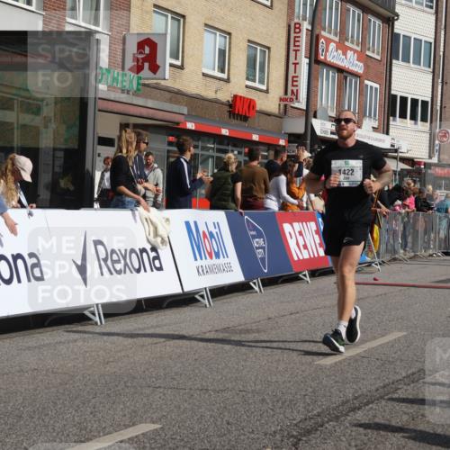 15.09.2024 - PSD Bank Halbmarathon Michael Strokosch http://msf.ph/oto/7069309 15.09.2024 12:07:28 Ziel 1422, 1717, 2029, 2158, 2175, 2190, 2313, 2511, 2998, 3024, 3153, 3174, 3405, 3529 meine-sportfotos.de