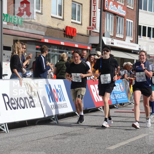 15.09.2024 - PSD Bank Halbmarathon Michael Strokosch http://msf.ph/oto/7069369 15.09.2024 12:07:32 Ziel 1422, 1717, 1825, 1953, 1986, 2029, 2158, 2175, 2190, 2313, 2511, 2963, 2976, 2998, 3024, 3039, 3153, 3174, 3405, 3529 meine-sportfotos.de