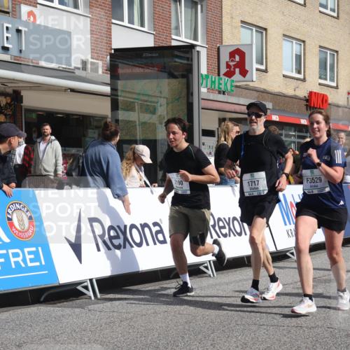 15.09.2024 - PSD Bank Halbmarathon Michael Strokosch http://msf.ph/oto/7069393 15.09.2024 12:07:34 Ziel 1422, 1717, 1825, 1953, 1986, 2029, 2175, 2190, 2313, 2511, 2963, 2976, 2998, 3024, 3039, 3174, 3405, 3529 meine-sportfotos.de