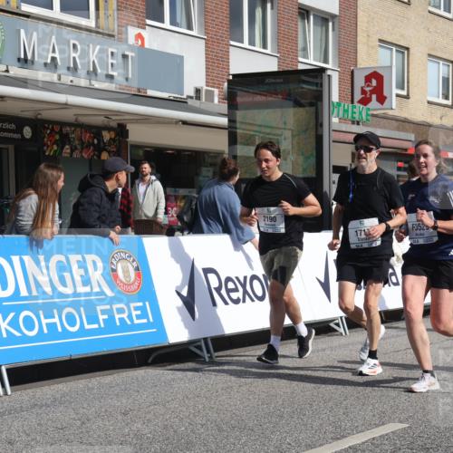 15.09.2024 - PSD Bank Halbmarathon Michael Strokosch http://msf.ph/oto/7069397 15.09.2024 12:07:34 Ziel 1422, 1717, 1825, 1953, 1986, 2029, 2175, 2190, 2313, 2511, 2963, 2976, 2998, 3024, 3039, 3174, 3405, 3529 meine-sportfotos.de