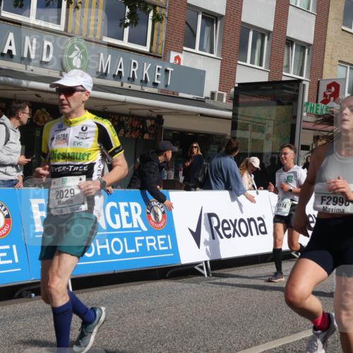 15.09.2024 - PSD Bank Halbmarathon Michael Strokosch http://msf.ph/oto/7069435 15.09.2024 12:07:36 Ziel 1422, 1717, 1825, 1953, 1986, 2029, 2175, 2190, 2313, 2963, 2976, 2998, 3024, 3039, 3174, 3405, 3529 meine-sportfotos.de