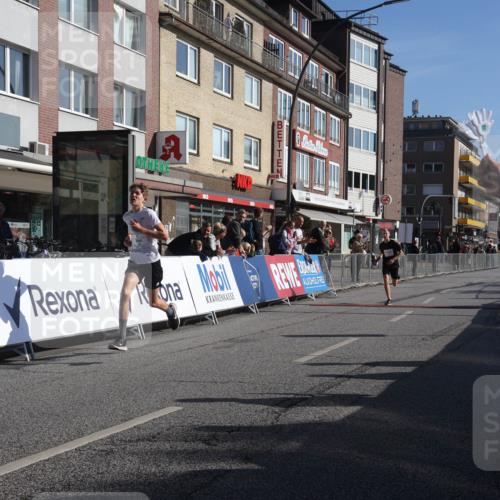 15.09.2024 - PSD Bank Halbmarathon Michael Strokosch http://msf.ph/oto/7069493 15.09.2024 10:24:56 Ziel 61, 119, 131, 211 meine-sportfotos.de