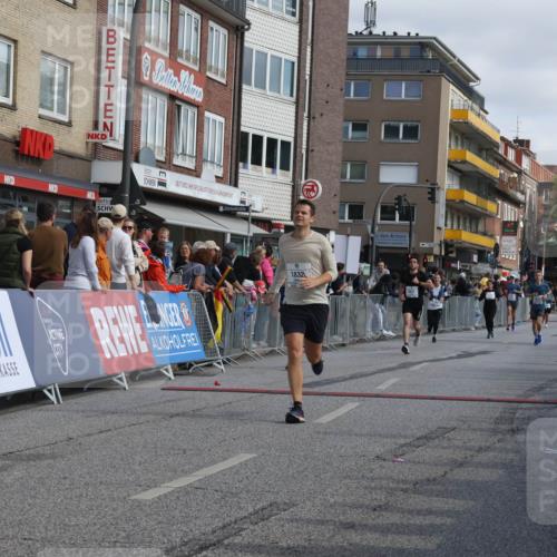 15.09.2024 - PSD Bank Halbmarathon Michael Strokosch http://msf.ph/oto/7069540 15.09.2024 12:07:45 Ziel 1717, 1825, 1832, 1953, 1986, 2029, 2040, 2175, 2190, 2521, 2963, 2976, 2998, 3024, 3039, 3174, 3529 meine-sportfotos.de
