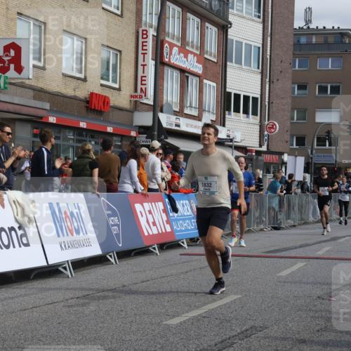 15.09.2024 - PSD Bank Halbmarathon Michael Strokosch http://msf.ph/oto/7069557 15.09.2024 12:07:46 Ziel 1825, 1832, 1953, 1986, 2029, 2040, 2175, 2521, 2963, 2976, 2998, 3024, 3039, 3174 meine-sportfotos.de