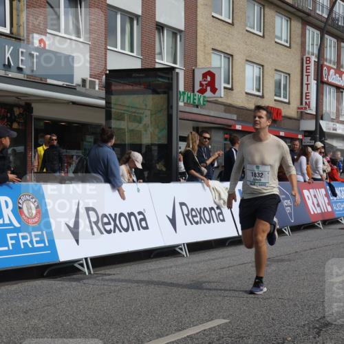 15.09.2024 - PSD Bank Halbmarathon Michael Strokosch http://msf.ph/oto/7069578 15.09.2024 12:07:47 Ziel 1825, 1832, 1953, 1986, 2040, 2175, 2521, 2963, 2976, 2996, 2998, 3039, 3174 meine-sportfotos.de