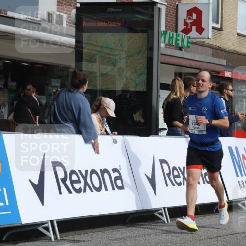 15.09.2024 - PSD Bank Halbmarathon Michael Strokosch http://msf.ph/oto/7069605 15.09.2024 12:07:49 Ziel 1646, 1825, 1832, 1953, 1986, 2040, 2521, 2963, 2976, 2996, 3039, 3257 meine-sportfotos.de