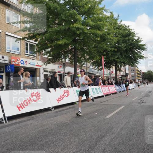 15.09.2024 - PSD Bank Halbmarathon Miley Keyser http://msf.ph/oto/7069624 15.09.2024 11:22:02 Ziel 415, 419, 422, 643, 653, 654, 876, 1010 meine-sportfotos.de