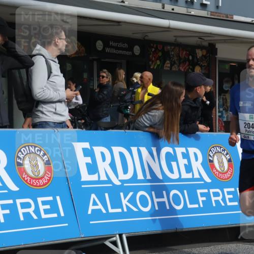 15.09.2024 - PSD Bank Halbmarathon Michael Strokosch http://msf.ph/oto/7069635 15.09.2024 12:07:51 Ziel 1633, 1646, 1832, 1953, 1986, 2040, 2521, 2963, 2996, 3039, 3257 meine-sportfotos.de