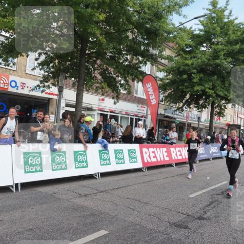 15.09.2024 - PSD Bank Halbmarathon Miley Keyser http://msf.ph/oto/7069864 15.09.2024 12:22:39 Ziel 836, 2238, 2862, 3018, 3036, 3127, 3199, 3282, 3299, 3304, 3443 meine-sportfotos.de