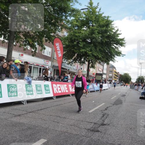 15.09.2024 - PSD Bank Halbmarathon Miley Keyser http://msf.ph/oto/7070000 15.09.2024 12:23:01 Ziel 2394, 2999, 3219, 3361 meine-sportfotos.de