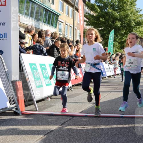 15.09.2024 - PSD Bank Halbmarathon Strokosch-Dieckow http://msf.ph/oto/7070101 15.09.2024 10:28:19 Ziel 14, 43, 77, 84, 94, 132, 135, 161, 208, 217, 230, 247, 258, 261, 262, 293 meine-sportfotos.de