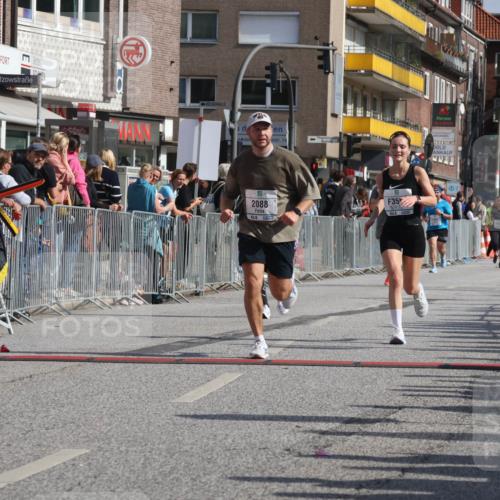 15.09.2024 - PSD Bank Halbmarathon Michael Strokosch http://msf.ph/oto/7070198 15.09.2024 12:08:36 Ziel 791, 1786, 2003, 2011, 2088, 2401, 3554, 3559 meine-sportfotos.de